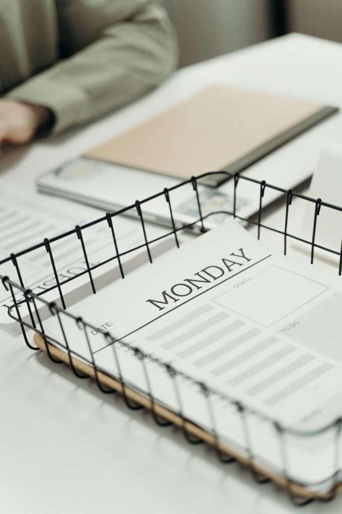 Planner on a Wire Basket